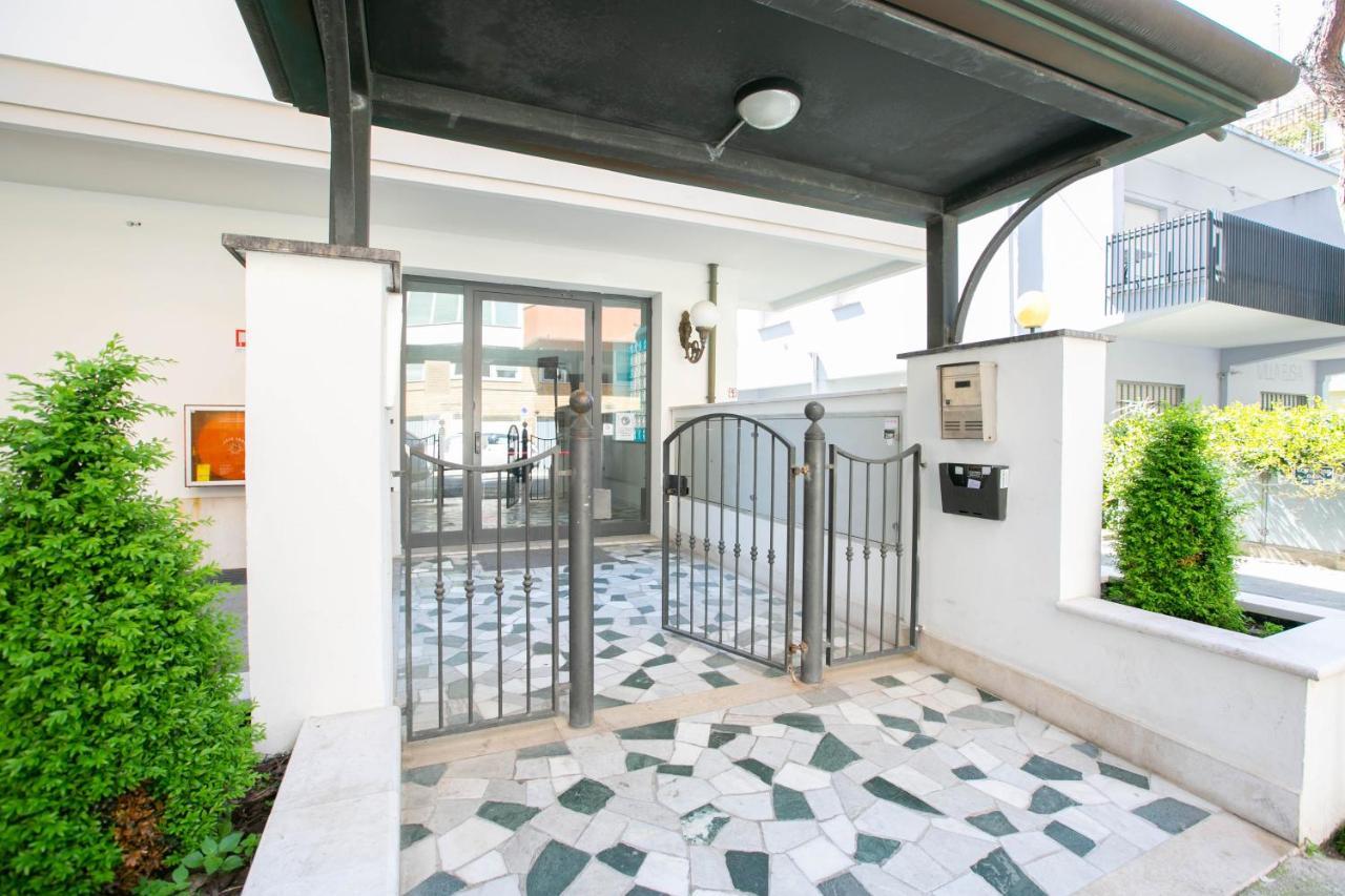 Residence Villa Dei Pini Rimini Zewnętrze zdjęcie