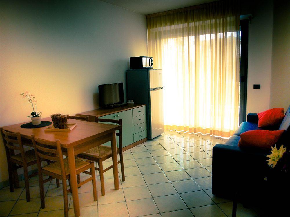 Residence Villa Dei Pini Rimini Zewnętrze zdjęcie