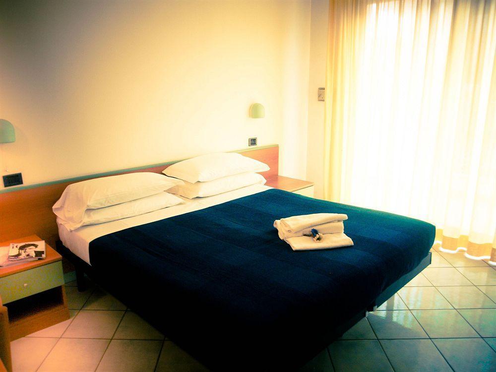Residence Villa Dei Pini Rimini Zewnętrze zdjęcie
